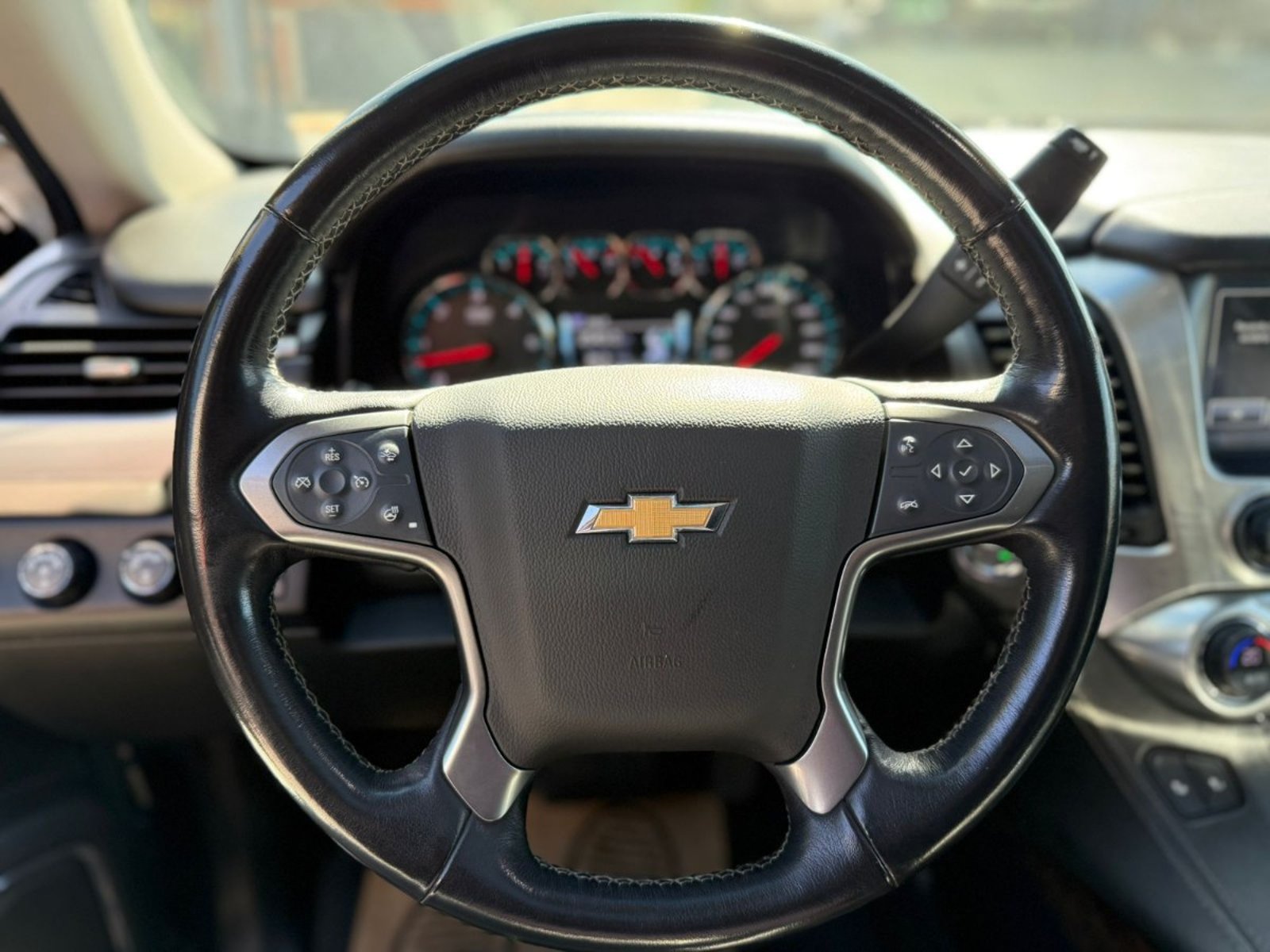 CHEVROLET SUBURBAN LT 5.3 4WD 2019 - Imagen 9 de 20