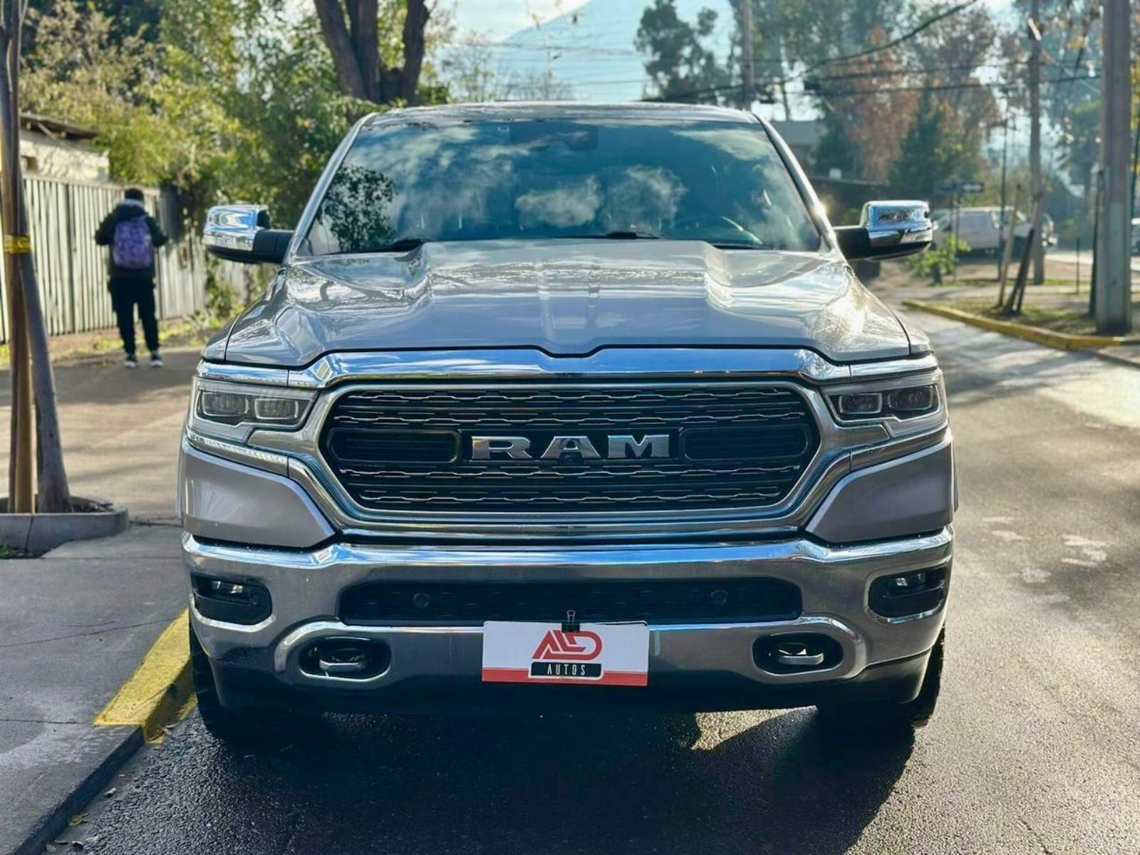 RAM 1500 LIMITED 5.7 2020 - Foto 2 de 20