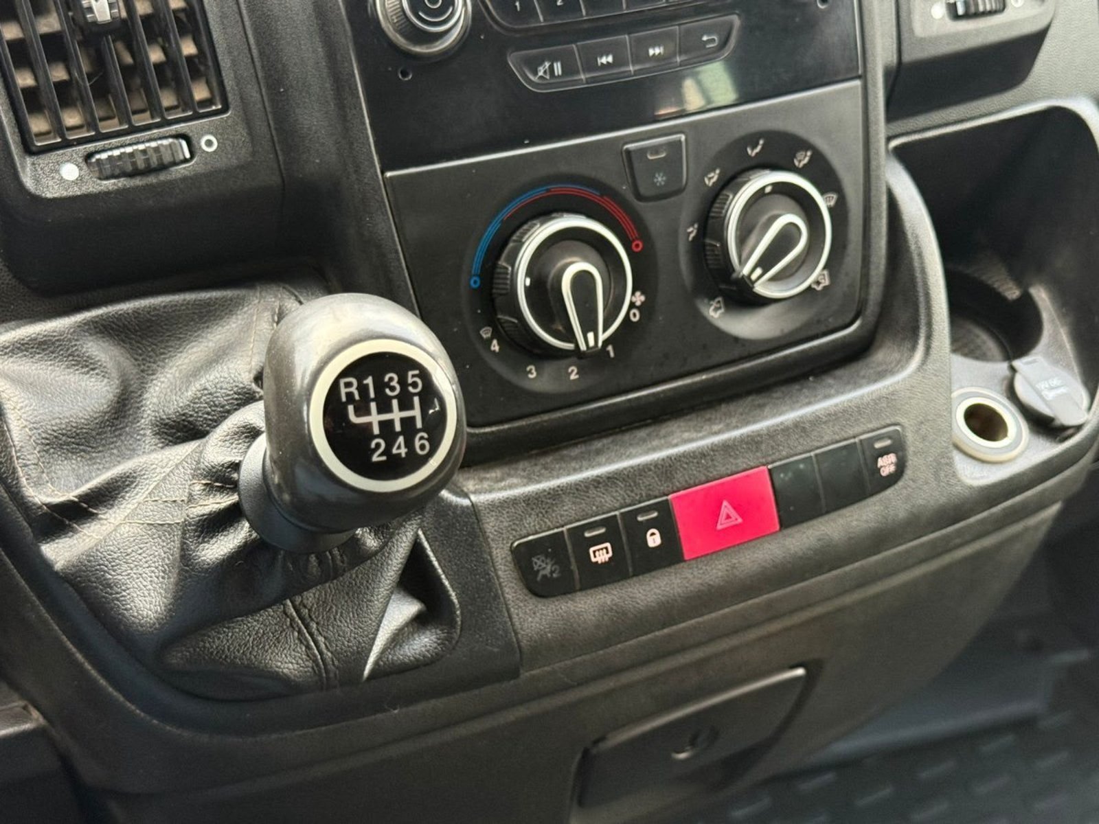 PEUGEOT BOXER 2.0 HDI 2019 - Imagen 13 de 15