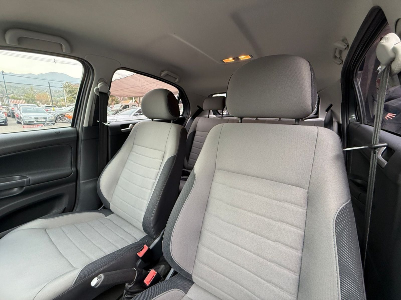 Volkswagen GOL HIGHLINE 1.6 MT 2020 - Imagen 17 de 17