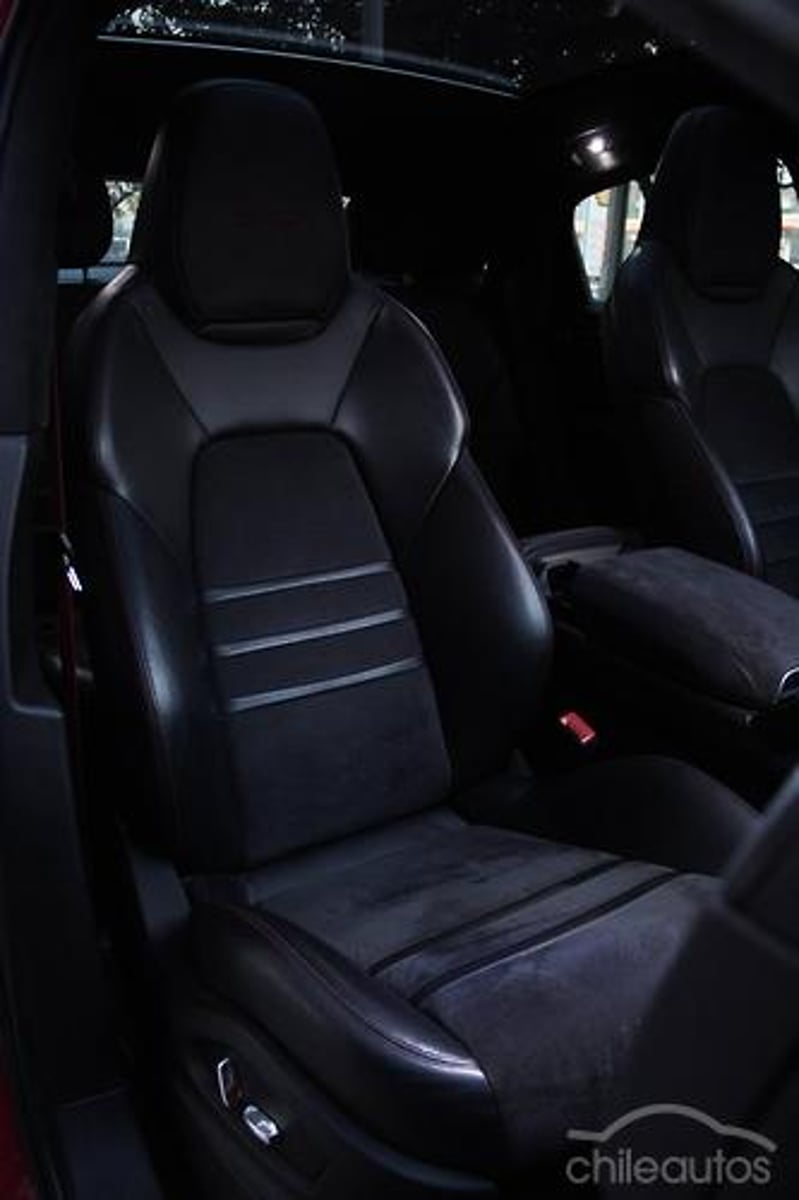 Porsche Cayenne 2021 - Imagen 9 de 15