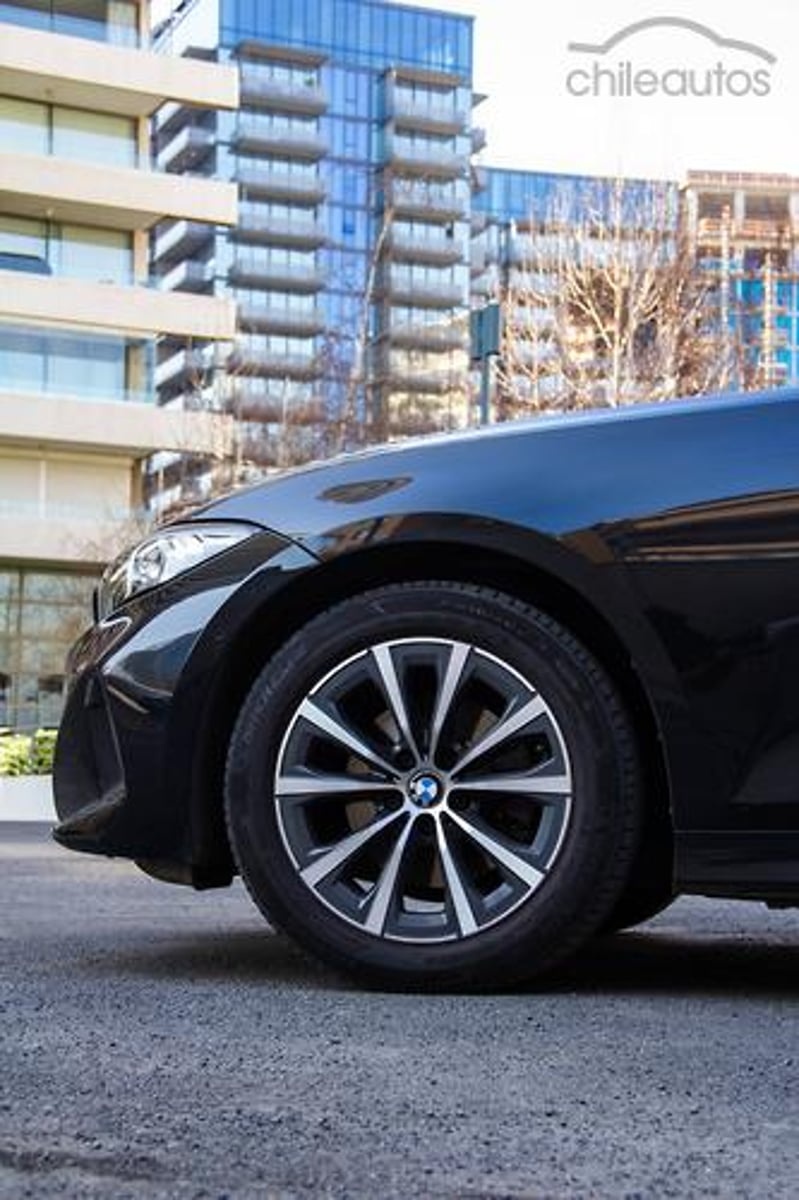 BMW 320I 2024 - Imagen 8 de 18