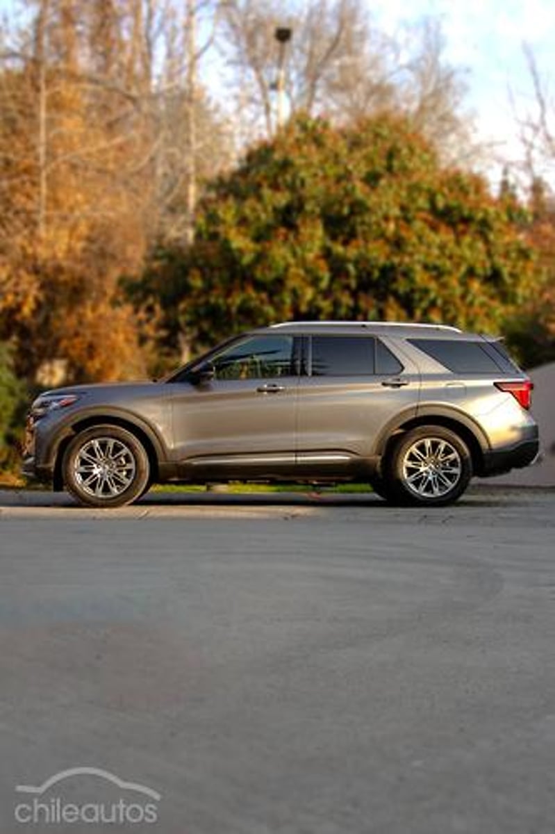 Ford Explorer 2025 - Imagen 3 de 20