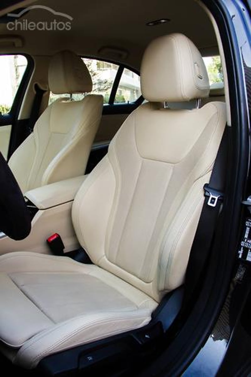 BMW 320I 2024 - Imagen 16 de 18