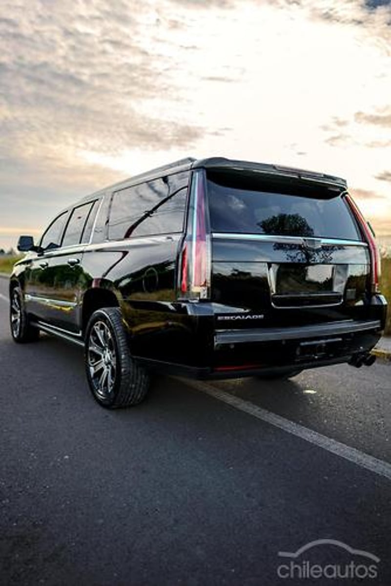 Cadillac Escalade 2016 - Imagen 13 de 17