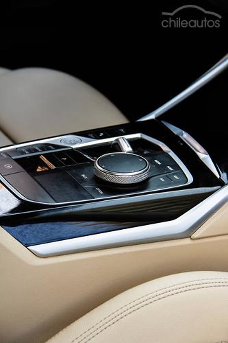 BMW 320I 2024 - Imagen 15 de 18