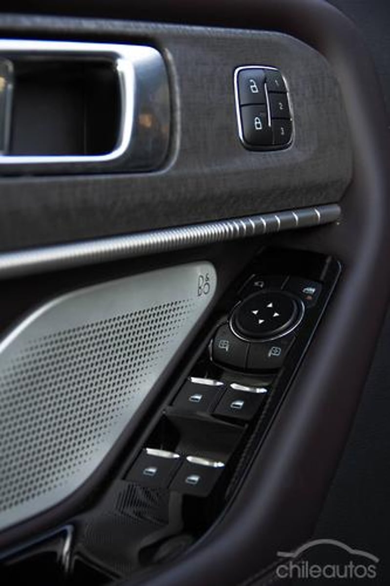 Ford Explorer 2025 - Imagen 12 de 20