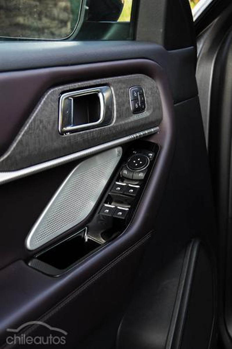 Ford Explorer 2025 - Imagen 10 de 20