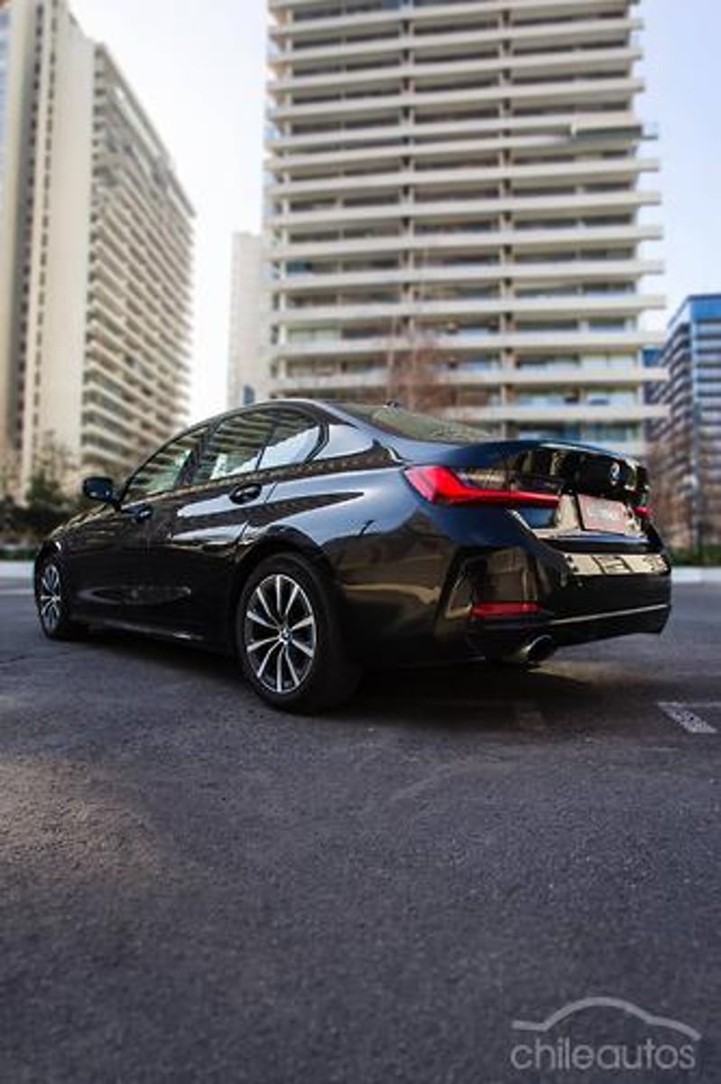 BMW 320I 2024 - Imagen 4 de 18