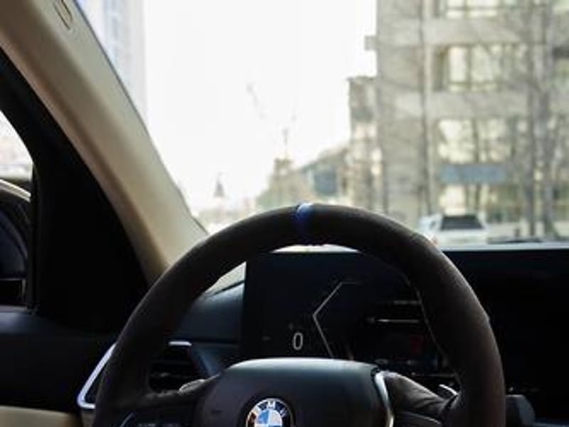 BMW 320I 2024 - Imagen 9 de 18