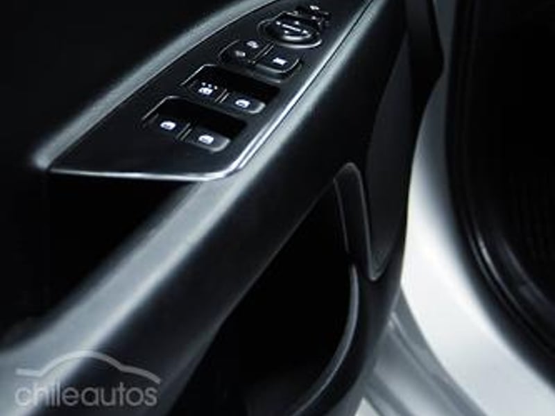 Kia Soluto 2024 - Imagen 13 de 14