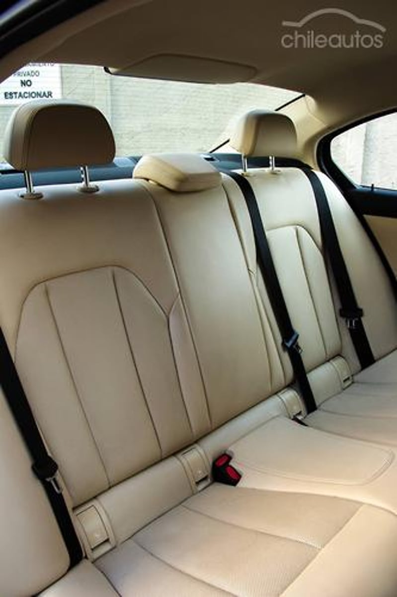 BMW 320I 2024 - Imagen 17 de 18