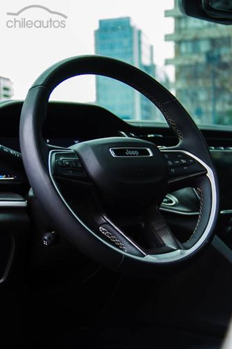 Jeep Grand Cherokee 2025 - Imagen 9 de 12