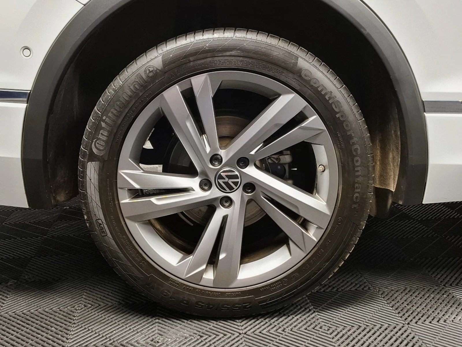 VOLKSWAGEN TIGUAN 2024 - Imagen 9 de 20
