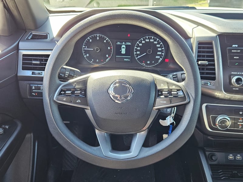 SsangYong Grand musso 2023 - Imagen 18 de 20
