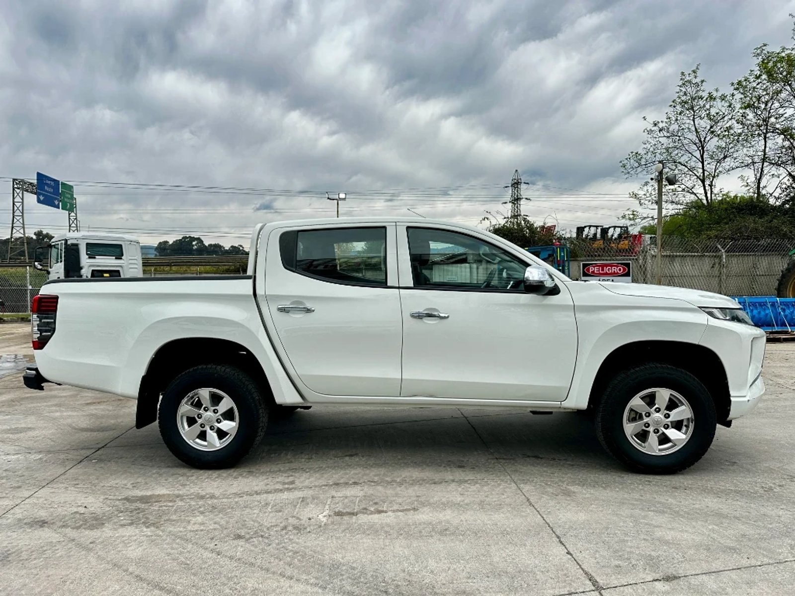 Mitsubishi L200 2023 - Foto 5 de 20