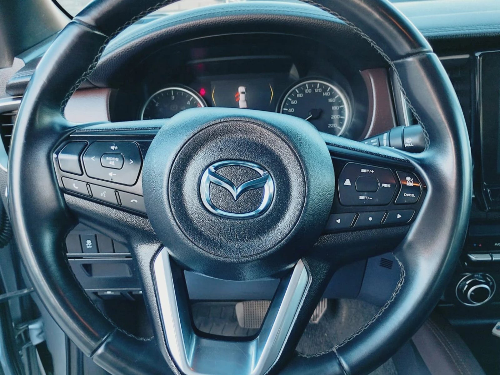 MAZDA BT-50 2023 - Imagen 17 de 20