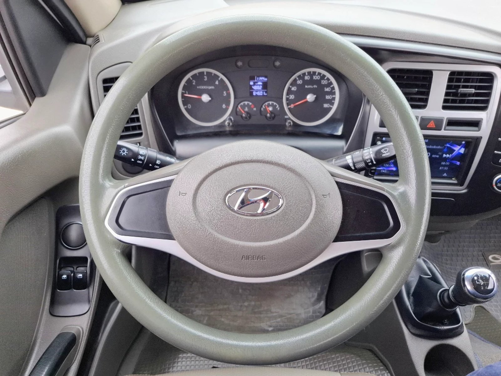 HYUNDAI PORTER 2023 - Imagen 16 de 20