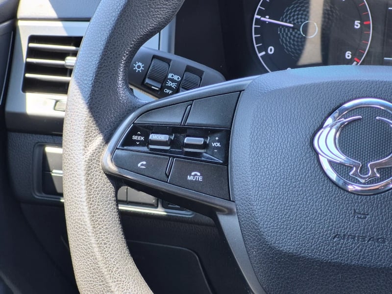 SsangYong Grand musso 2023 - Imagen 18 de 20