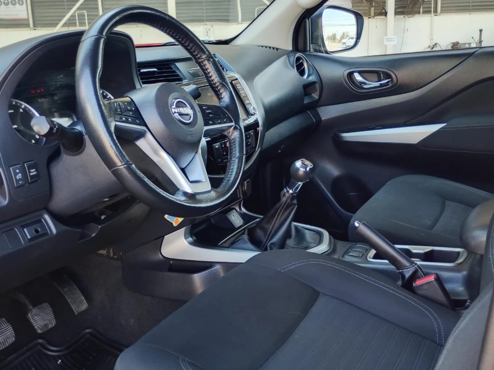 NISSAN NAVARA 2023 - Imagen 15 de 20