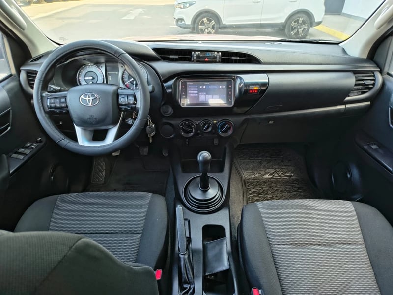Toyota Hilux 2023 - Imagen 17 de 20