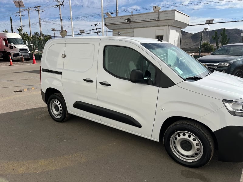 Citroën Berlingo 2024 - Imagen 8 de 20