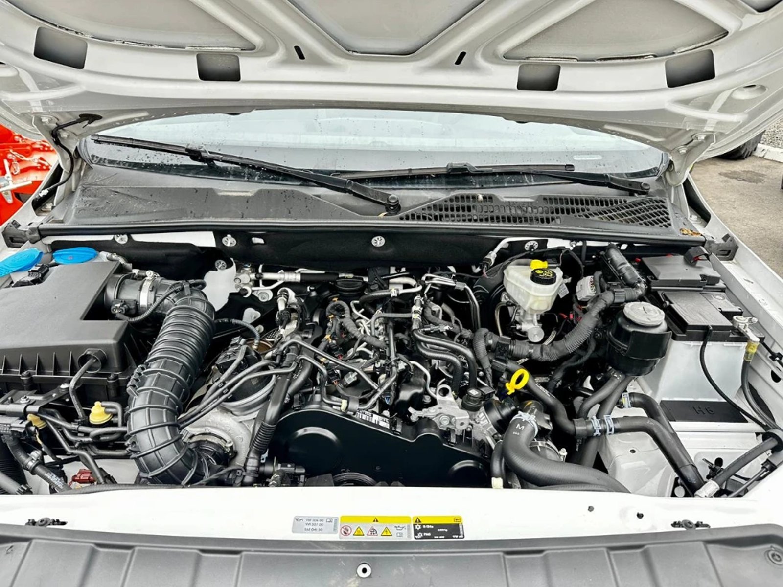 VOLKSWAGEN AMAROK 2023 - Imagen 11 de 20