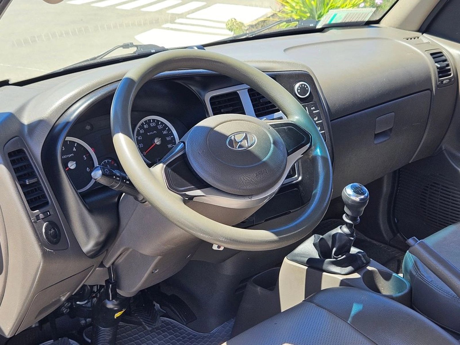 HYUNDAI PORTER 2023 - Imagen 11 de 20