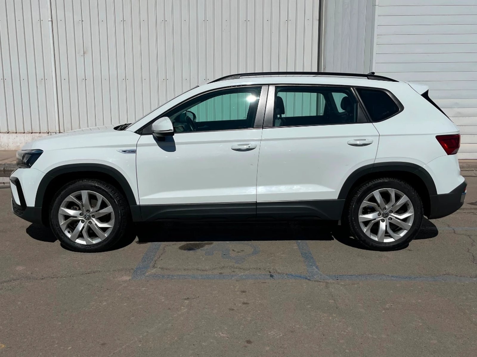 Volkswagen Taos 2023 - Imagen 8 de 20