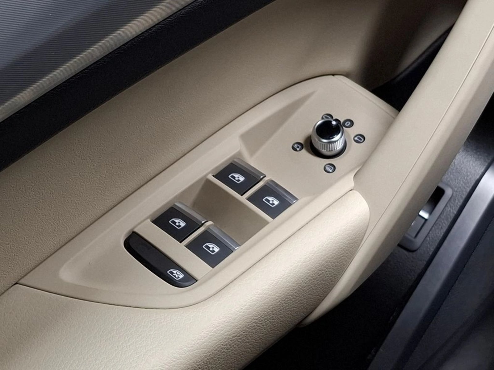 AUDI Q5 2025 - Imagen 12 de 20