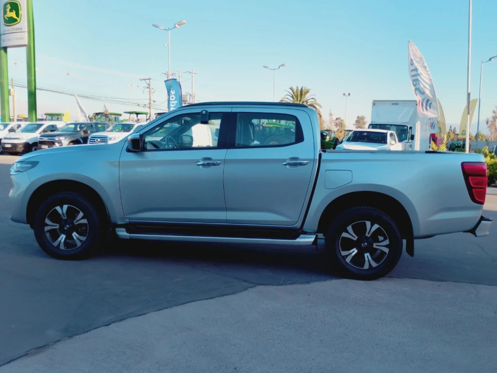 MAZDA BT-50 2023 - Imagen 9 de 20