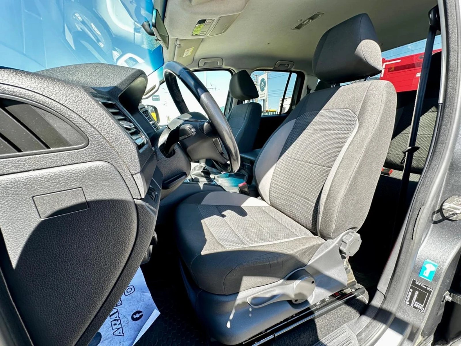 VOLKSWAGEN AMAROK 2022 - Imagen 13 de 20