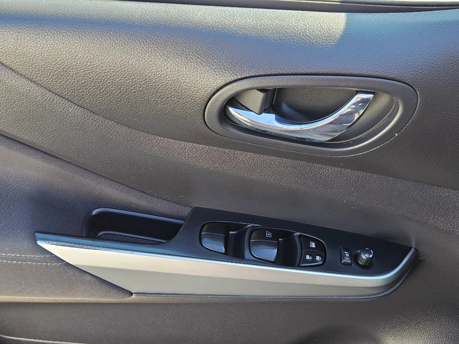 NISSAN NAVARA 2023 - Imagen 17 de 20