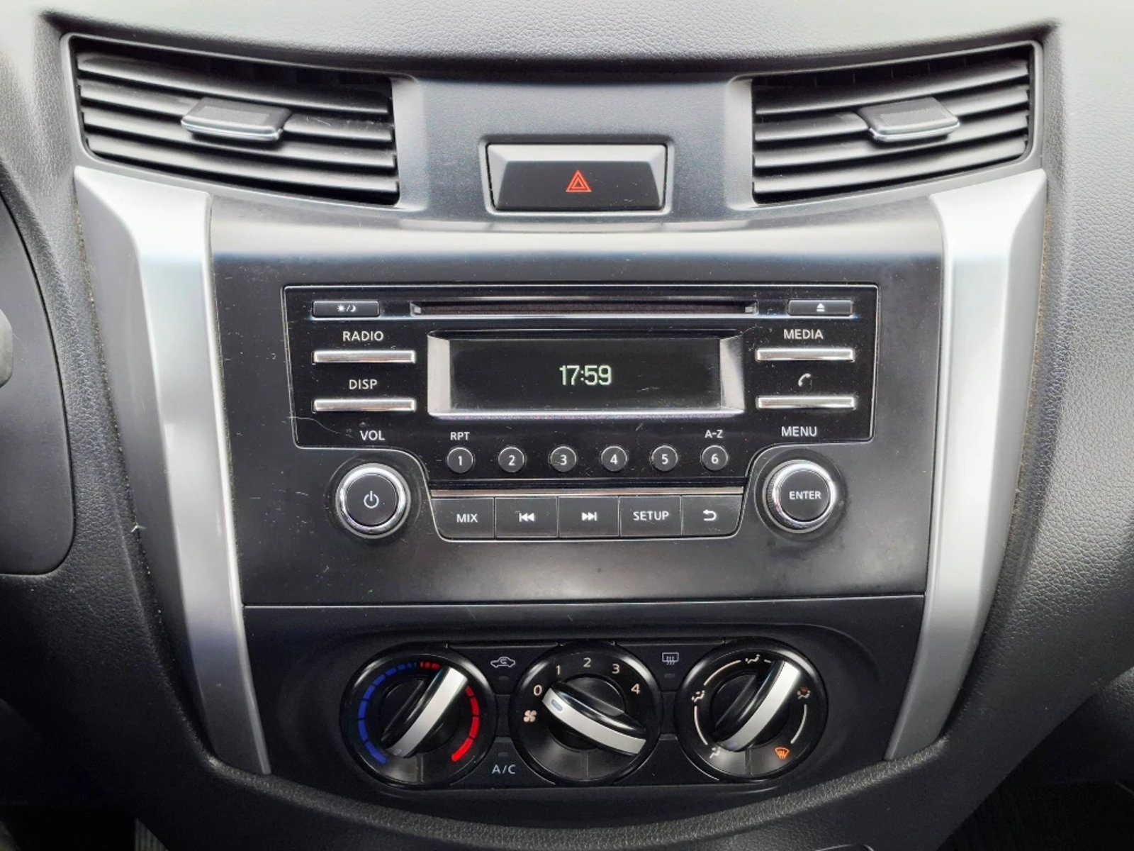 NISSAN NAVARA 2022 - Imagen 17 de 20