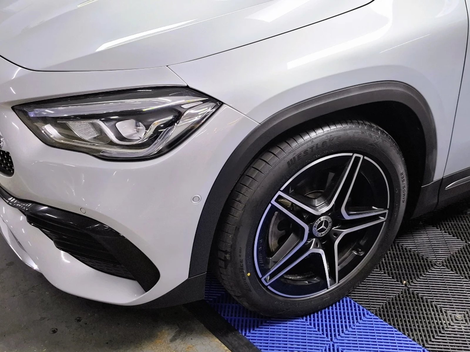 MERCEDES-BENZ GLA 220 2023 - Imagen 9 de 20