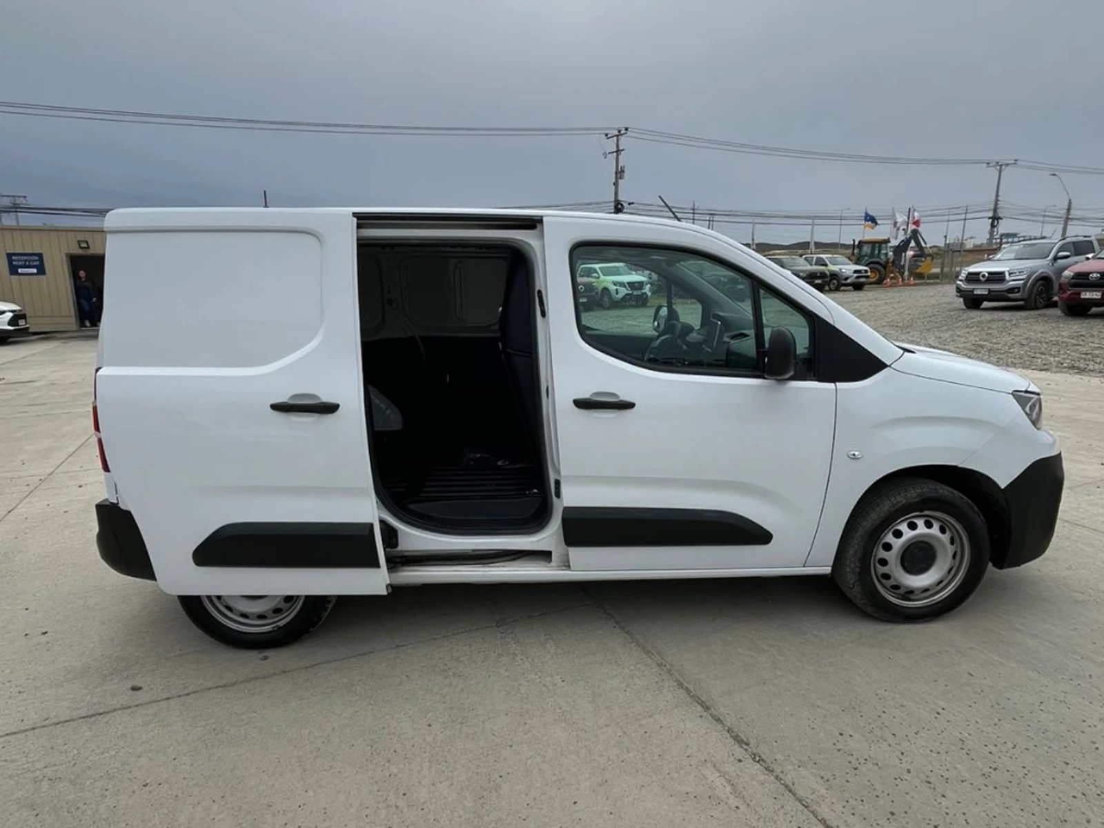 PEUGEOT PARTNER 2024 - Imagen 17 de 20