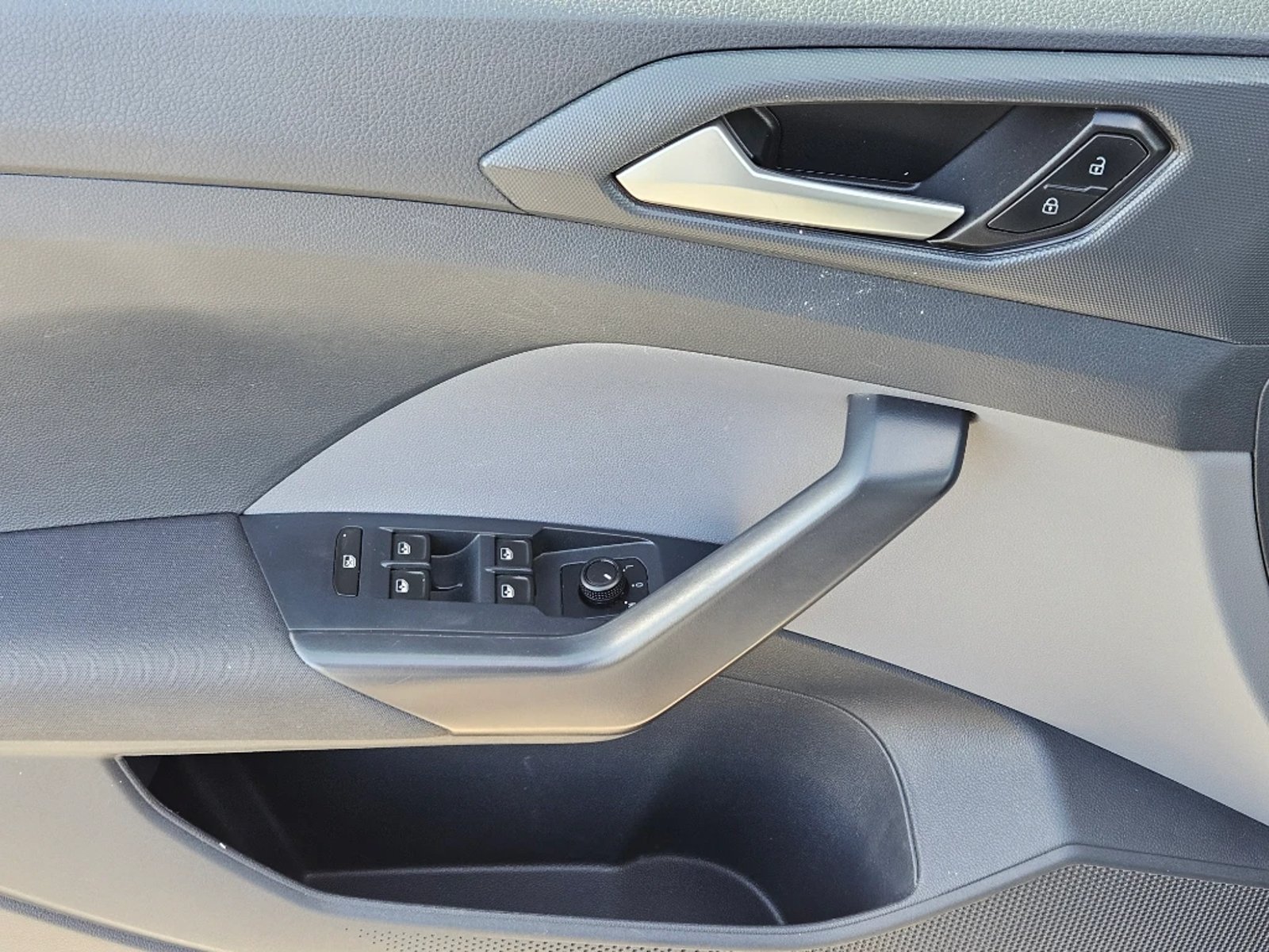 Volkswagen T-cross 2023 - Imagen 16 de 20
