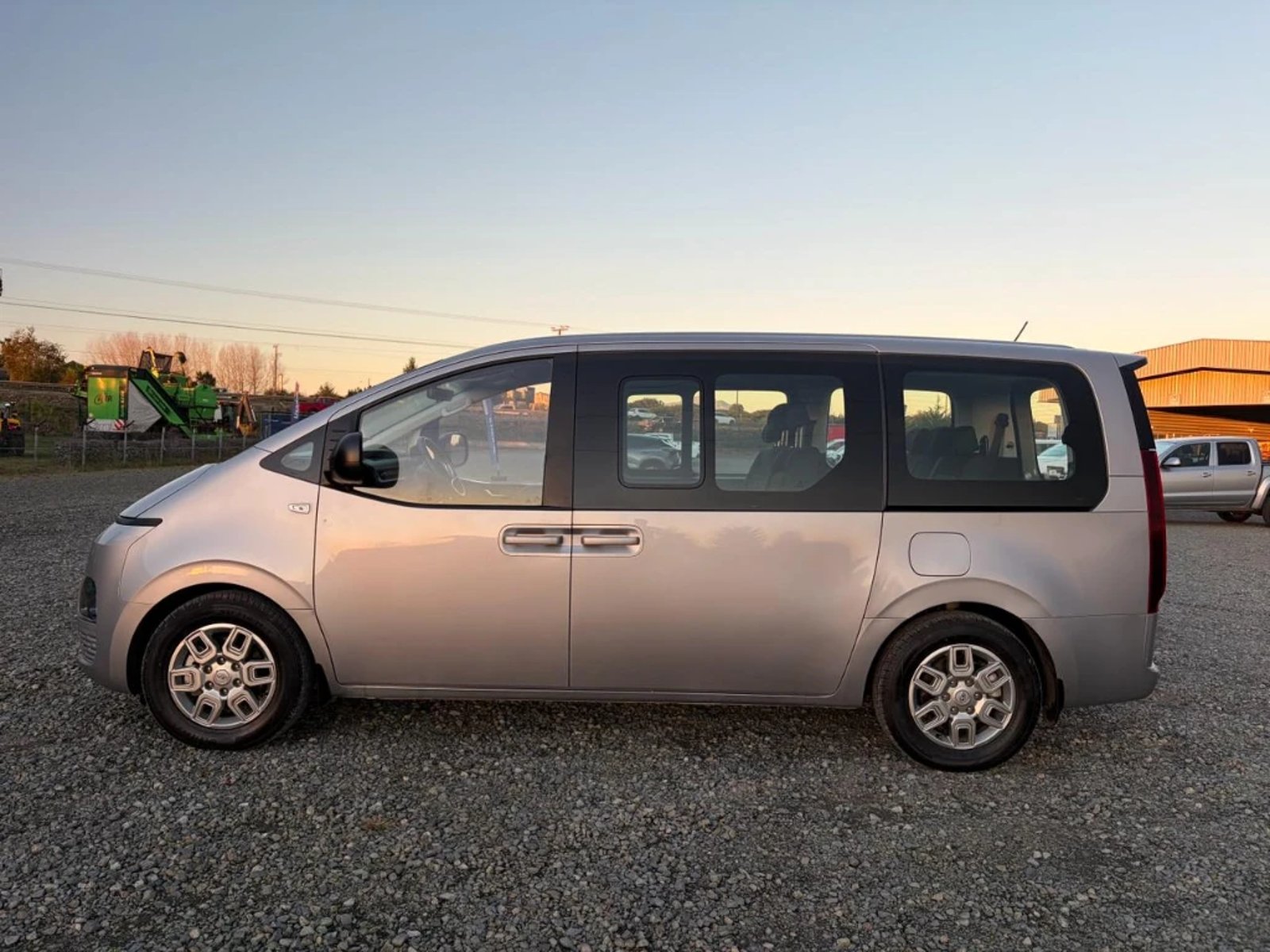 HYUNDAI STARIA FURGÓN 2024 - Imagen 9 de 20