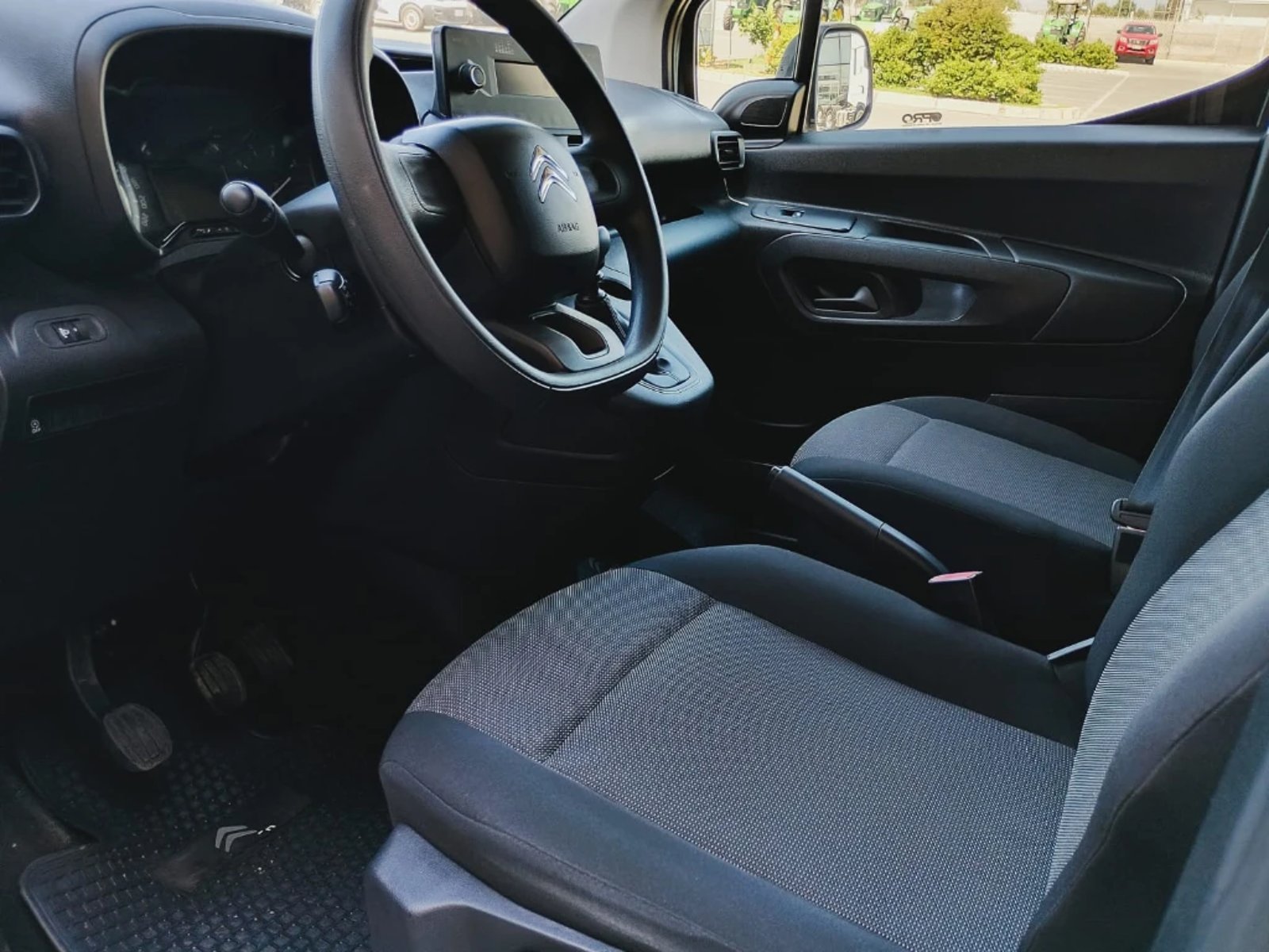 CITROEN BERLINGO 2023 - Imagen 17 de 20