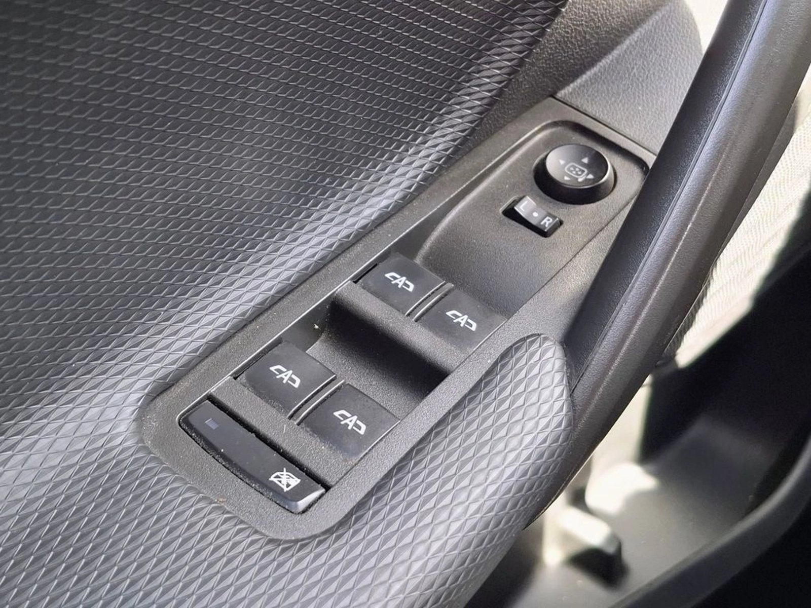 CHEVROLET TRACKER 2024 - Imagen 13 de 20