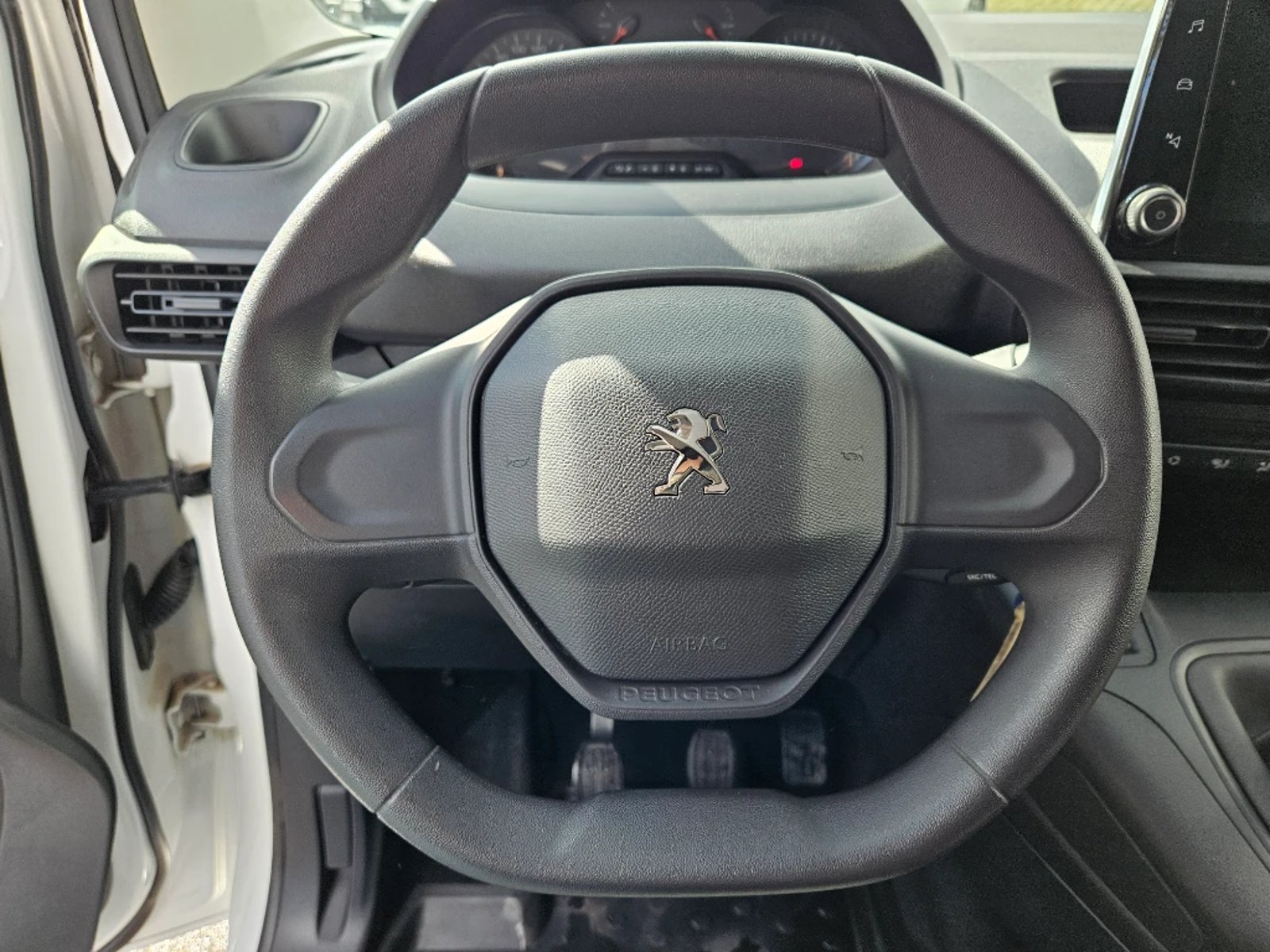 PEUGEOT PARTNER 2024 - Imagen 17 de 20