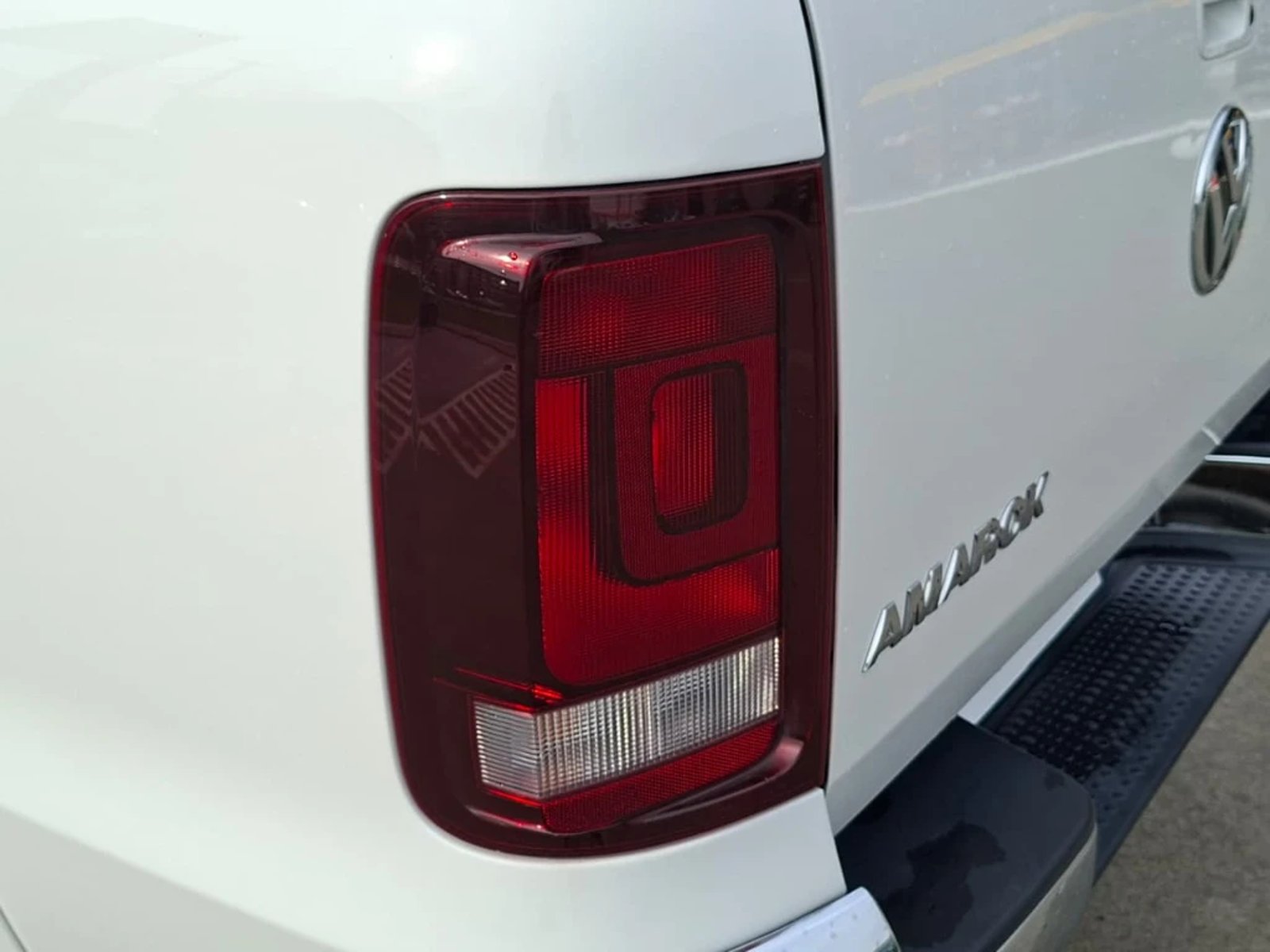 VOLKSWAGEN AMAROK 2023 - Imagen 10 de 20