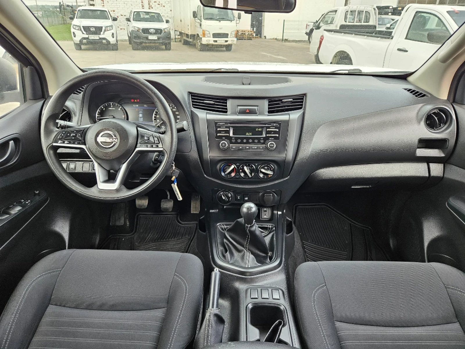 NISSAN NAVARA 2023 - Imagen 13 de 20