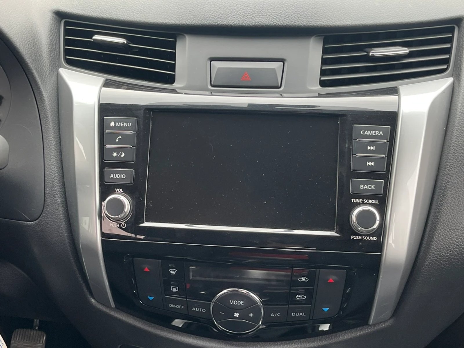NISSAN NAVARA 2023 - Imagen 19 de 20