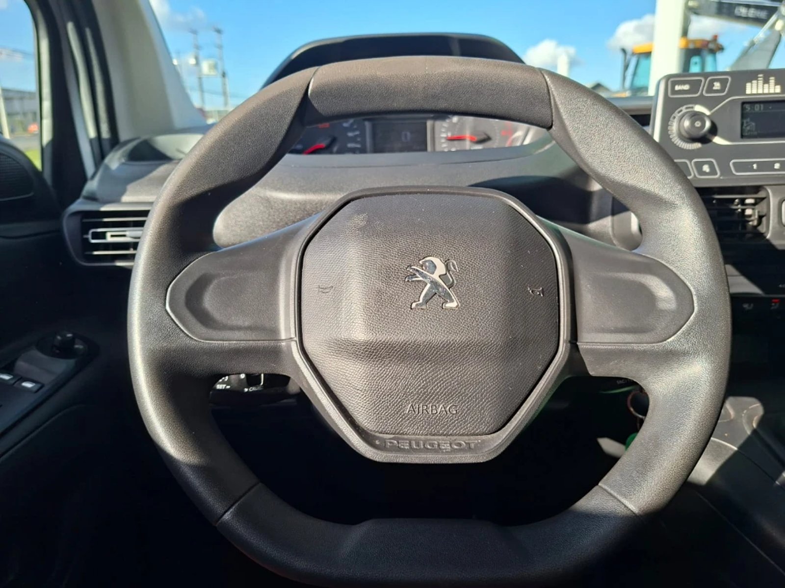 PEUGEOT PARTNER 2023 - Imagen 17 de 20