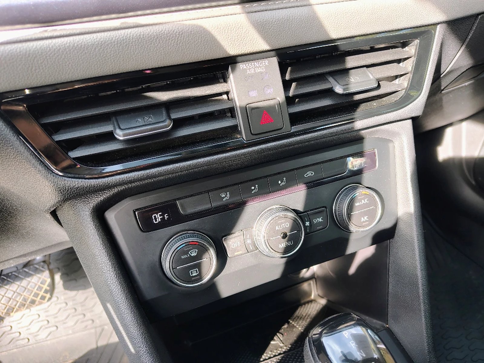 VOLKSWAGEN TAOS 2023 - Imagen 15 de 20