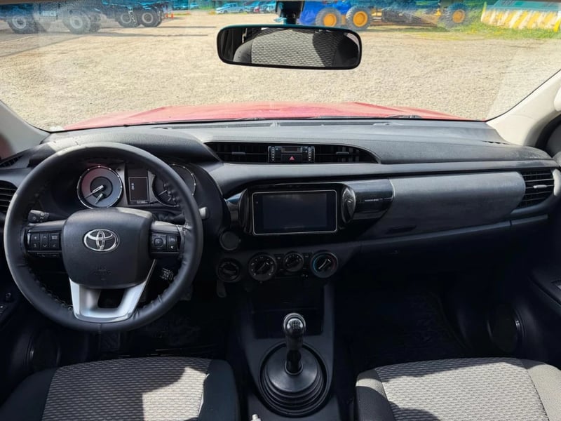 Toyota Hilux 2024 - Imagen 17 de 19