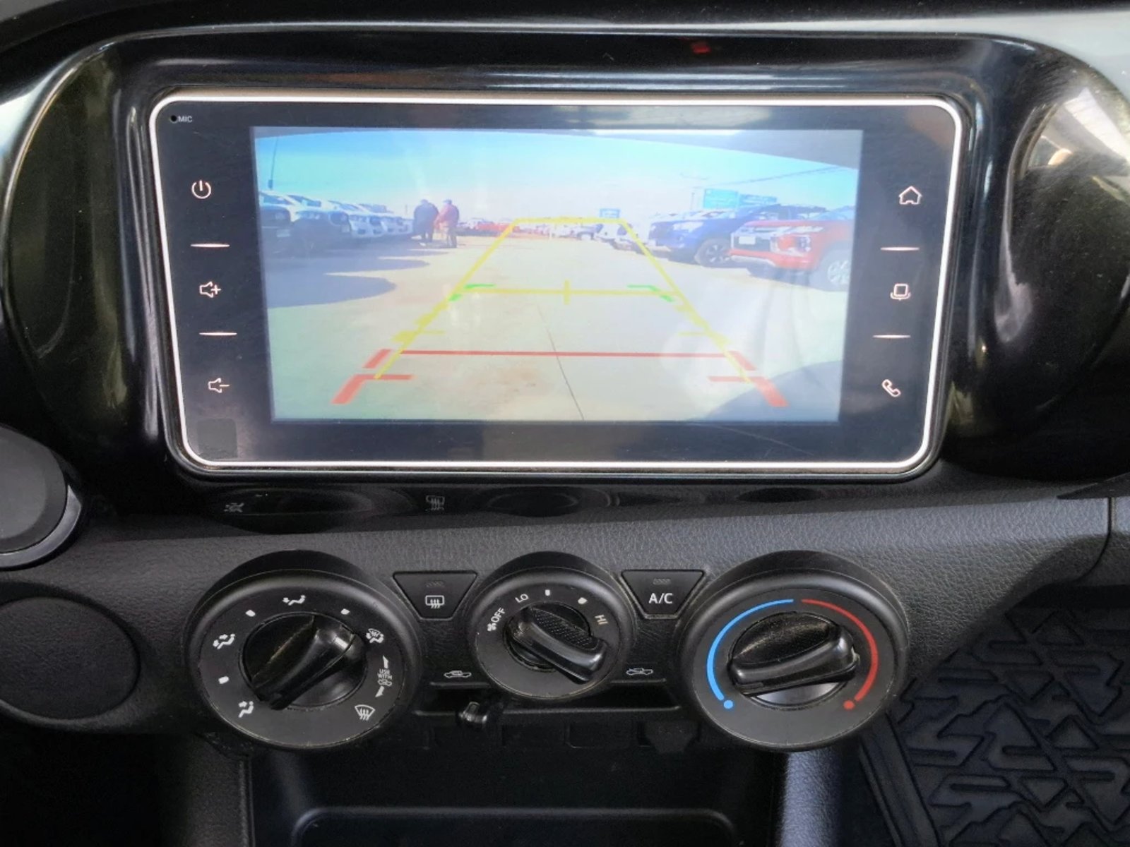Toyota Hilux 2023 - Imagen 20 de 20