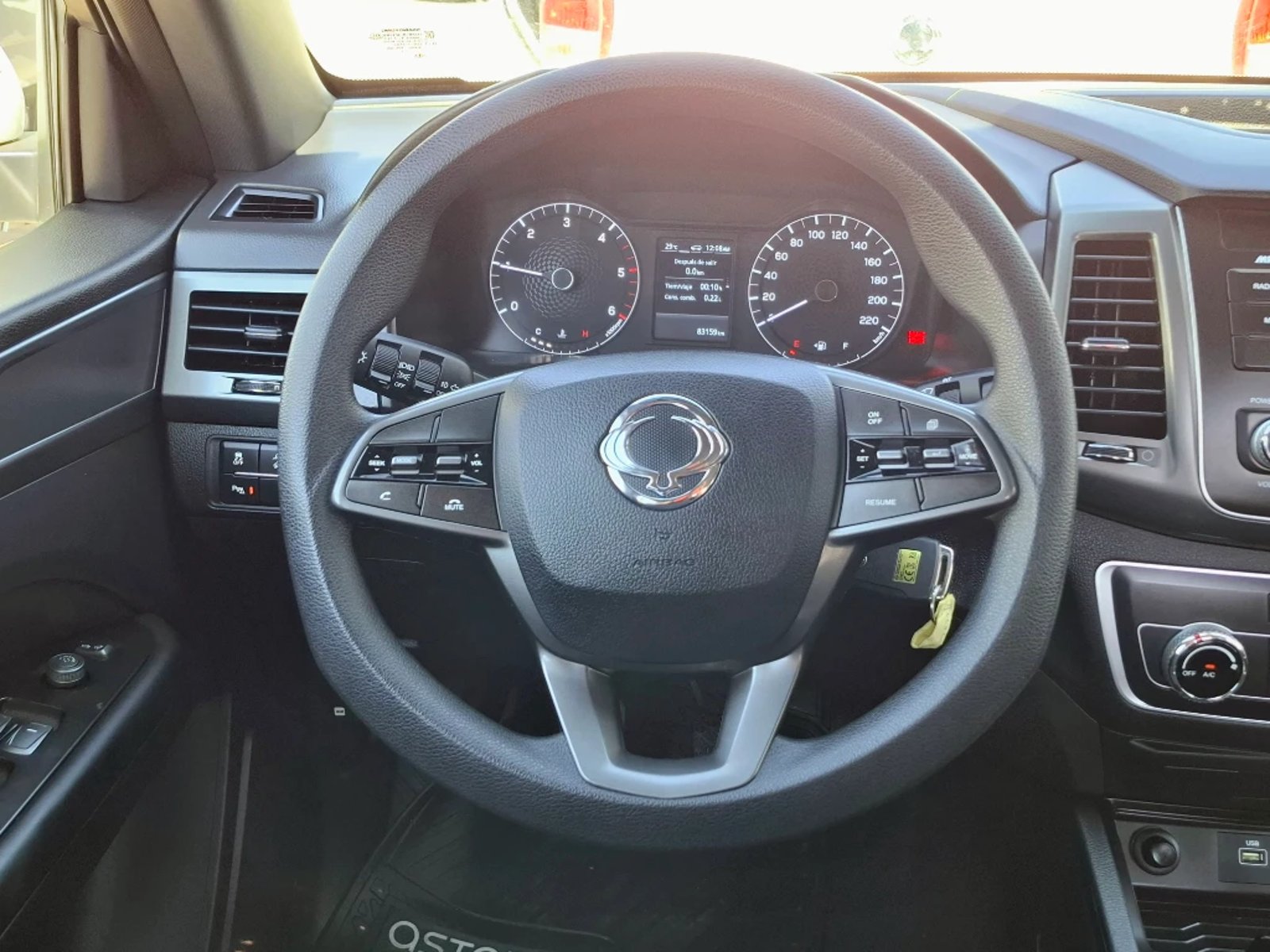 SSANGYONG GRAND MUSSO 2024 - Imagen 15 de 20