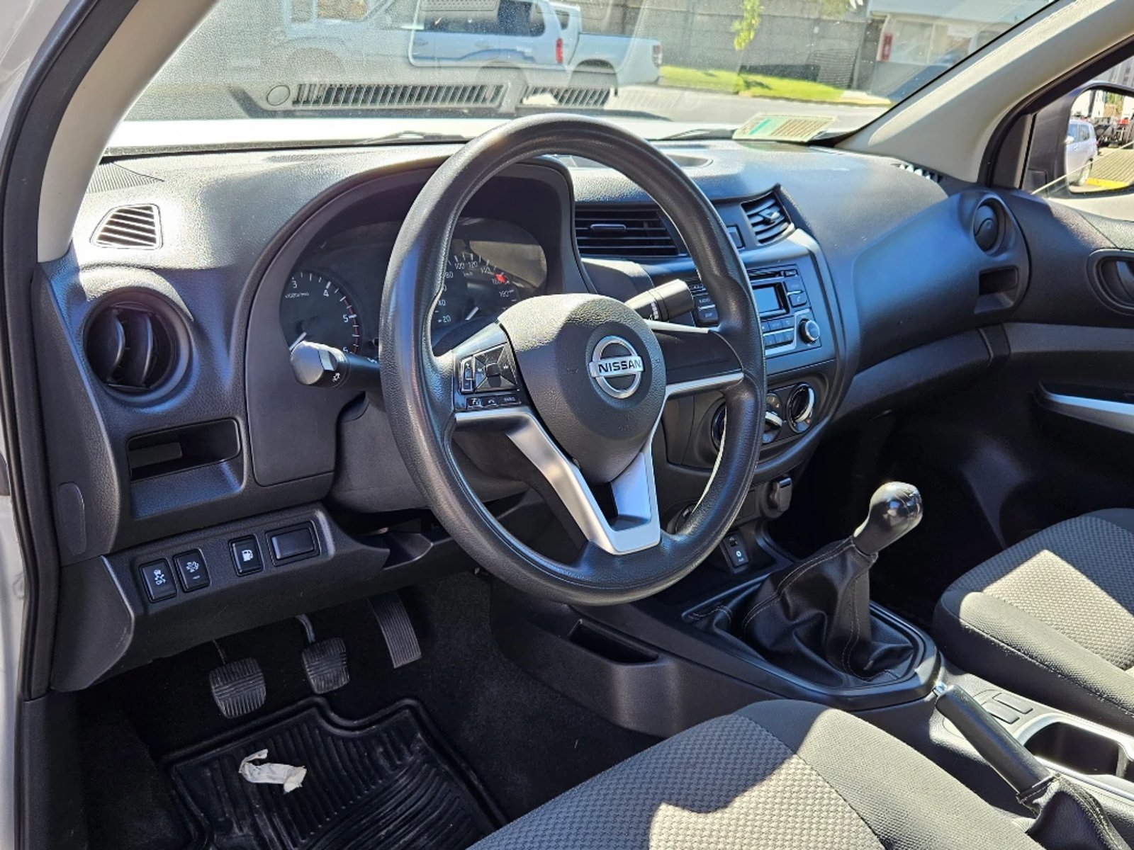 NISSAN NAVARA 2023 - Imagen 13 de 20
